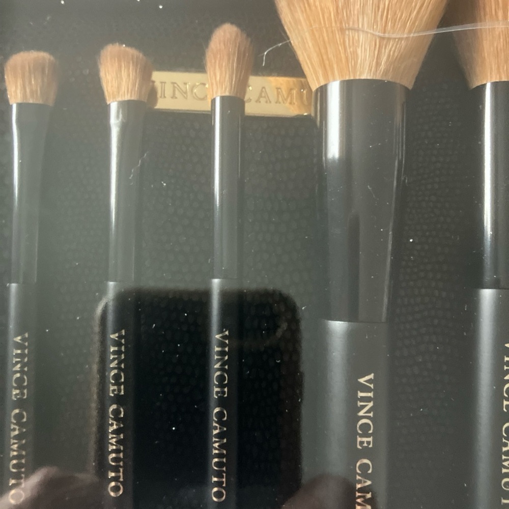 Vince Camuto Luxury Beauty Collection 8 Brush Set with Cosmetic Bag - Picture 4 of 10